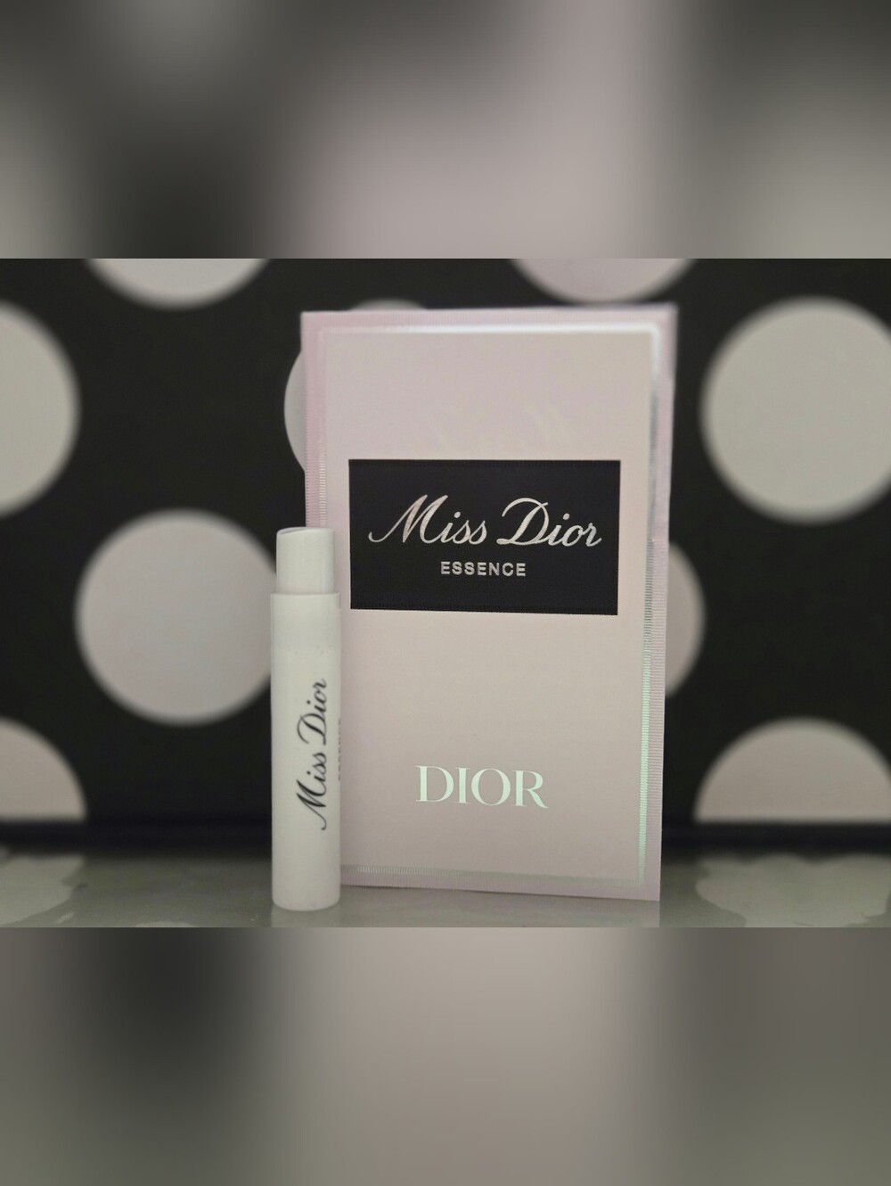 5/$25✨️Miss Dior Essence SAMPLE✨️
